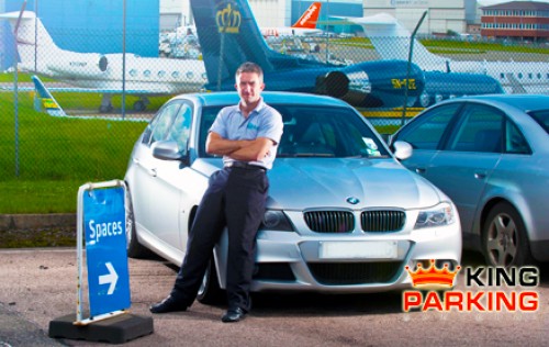 Golden Deals - 8 dagen Valet parkeren bij King Parking Schiphol: parkeer je auto veilig binnen!