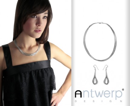 Groupdeal - Met deze hippe zilveren ketting en bijpassende oorbellen van Antwerp Design steel je de show!