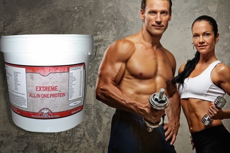 Groupon - 5 of 10 kg. SKF Xtreme All in One eiwitpoeder voor shakes, gratis bezorgd