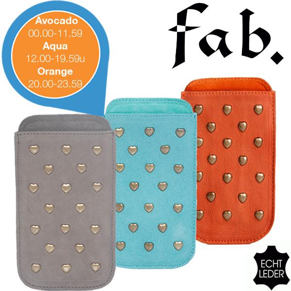 iBood Health & Beauty - Fab. Iphone hoesje - echt leder met studs